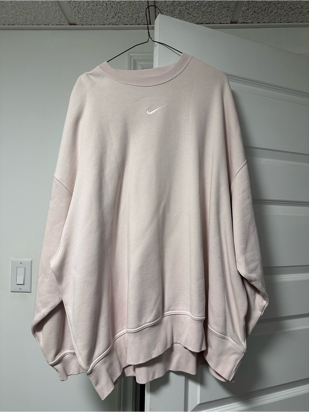 Beige oversized Nike crewneck